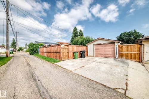 6307 92A Avenue Nw, Edmonton, AB - Outdoor