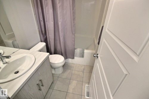 17455 77 Street Nw, Edmonton, AB - Indoor Photo Showing Bathroom