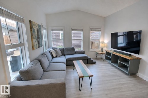 17455 77 Street Nw, Edmonton, AB - Indoor Photo Showing Living Room