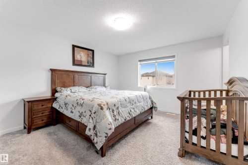 933 Mcconachie Boulevard Nw, Edmonton, AB - Indoor Photo Showing Bedroom