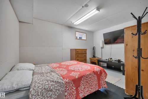 Additional content - 4224 53 Ave, Wetaskiwin, AB - Indoor Photo Showing Bedroom