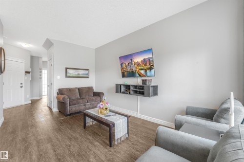 17107 38 Street Nw, Edmonton, AB - Indoor Photo Showing Living Room