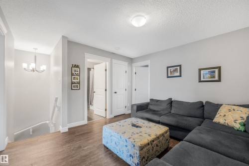 17107 38 Street Nw, Edmonton, AB - Indoor Photo Showing Living Room