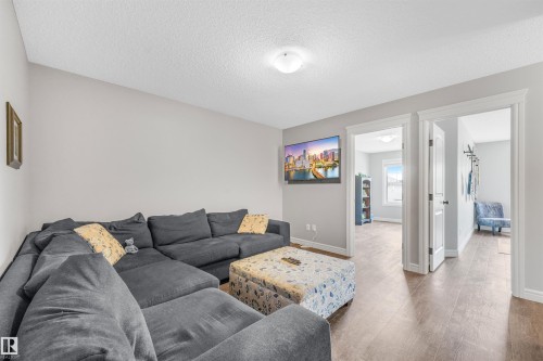 17107 38 Street Nw, Edmonton, AB - Indoor Photo Showing Living Room