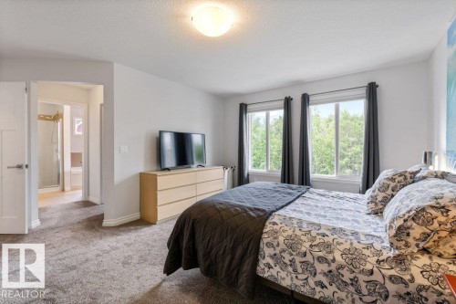2335 Sparrow Crescent Nw, Edmonton, AB - Indoor Photo Showing Bedroom