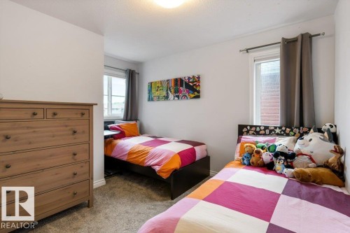 2335 Sparrow Crescent Nw, Edmonton, AB - Indoor Photo Showing Bedroom
