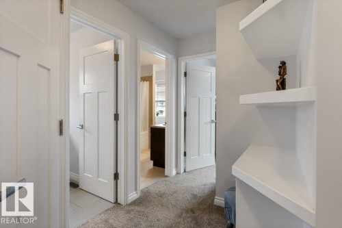 2335 Sparrow Crescent Nw, Edmonton, AB - Indoor Photo Showing Other Room