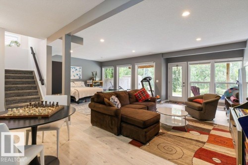 2335 Sparrow Crescent Nw, Edmonton, AB - Indoor Photo Showing Living Room