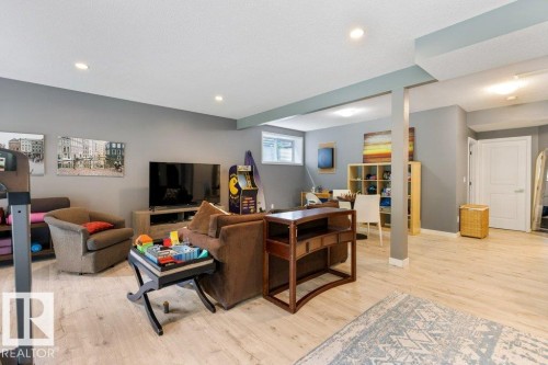 2335 Sparrow Crescent Nw, Edmonton, AB - Indoor