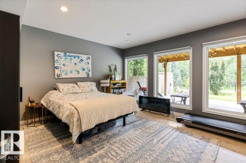 2335 Sparrow Crescent Nw, Edmonton, AB - Indoor Photo Showing Bedroom
