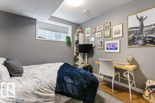 2335 Sparrow Crescent Nw, Edmonton, AB - Indoor Photo Showing Bedroom