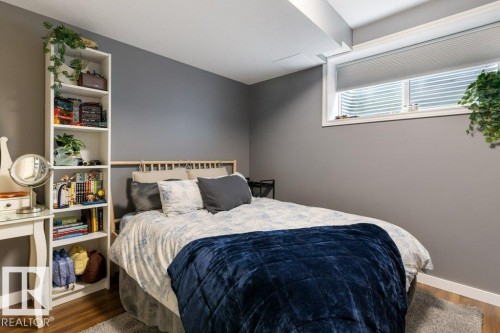 2335 Sparrow Crescent Nw, Edmonton, AB - Indoor Photo Showing Bedroom