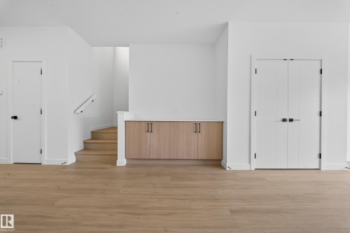 3734 Erlanger Drive Nw, Edmonton, AB - Indoor Photo Showing Other Room