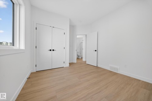 3734 Erlanger Drive Nw, Edmonton, AB - Indoor Photo Showing Other Room