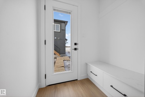 3734 Erlanger Drive Nw, Edmonton, AB - Indoor Photo Showing Other Room