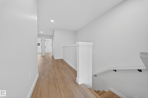 3734 Erlanger Drive Nw, Edmonton, AB - Indoor Photo Showing Other Room