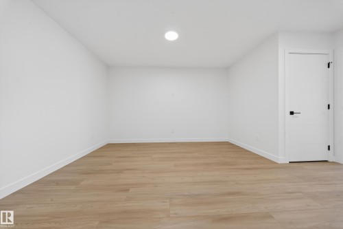 3734 Erlanger Drive Nw, Edmonton, AB - Indoor Photo Showing Other Room