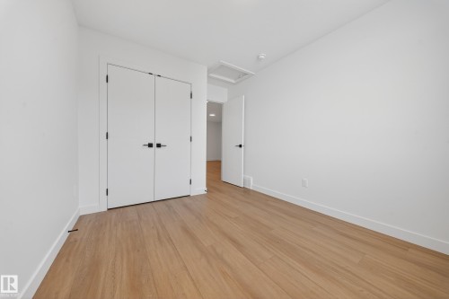 3734 Erlanger Drive Nw, Edmonton, AB - Indoor Photo Showing Other Room