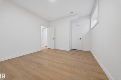 3734 Erlanger Drive Nw, Edmonton, AB - Indoor Photo Showing Other Room