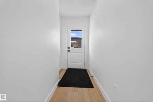 3734 Erlanger Drive Nw, Edmonton, AB - Indoor Photo Showing Other Room