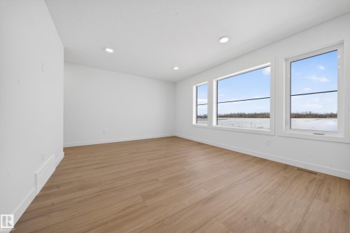 3734 Erlanger Drive Nw, Edmonton, AB - Indoor Photo Showing Other Room