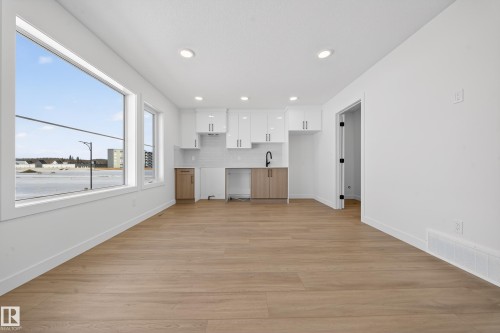3734 Erlanger Drive Nw, Edmonton, AB - Indoor Photo Showing Other Room