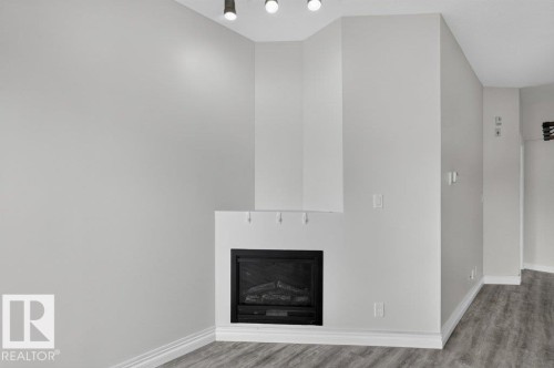 #207 10707 102 Av Nw, Edmonton, AB - Indoor
