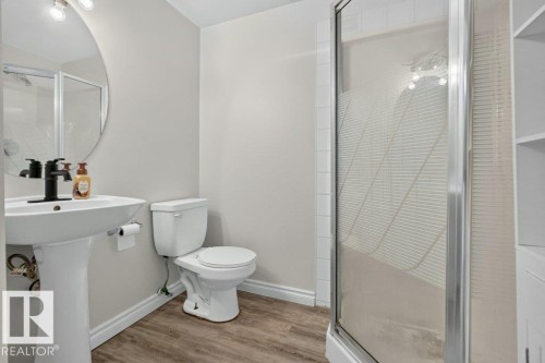 #207 10707 102 Av Nw, Edmonton, AB - Indoor Photo Showing Bathroom