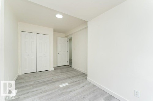 10712 103 Street Nw, Edmonton, AB - Indoor Photo Showing Other Room
