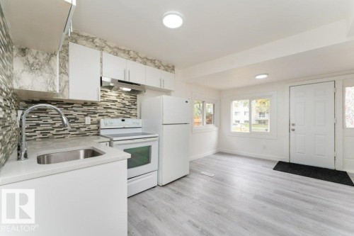 10712 103 Street Nw, Edmonton, AB - Indoor Photo Showing Kitchen