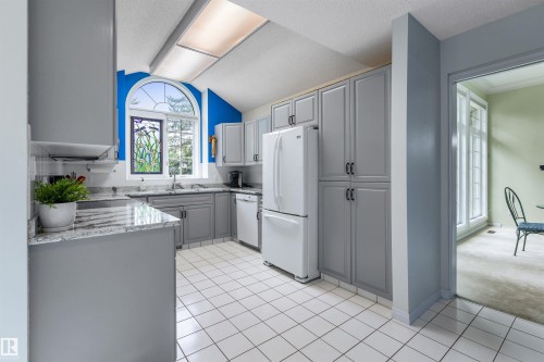 69 Harwood Drive, St. Albert, AB - Indoor Photo Showing Kitchen