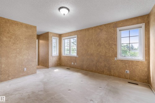69 Harwood Drive, St. Albert, AB - Indoor Photo Showing Other Room