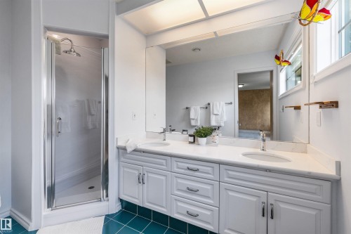 69 Harwood Drive, St. Albert, AB - Indoor Photo Showing Bathroom