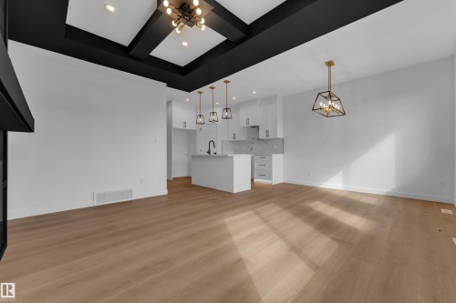 10709 98 Street, Morinville, AB - Indoor Photo Showing Kitchen