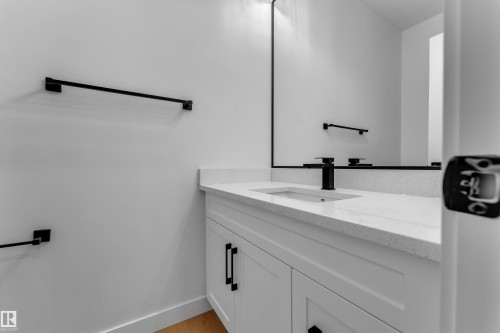 10709 98 Street, Morinville, AB - Indoor Photo Showing Bathroom