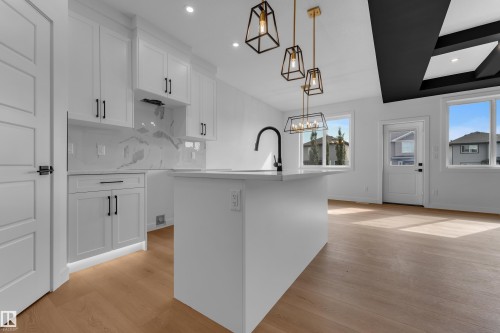 10709 98 Street, Morinville, AB - Indoor Photo Showing Kitchen