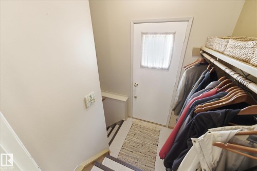 7 Falstaff Avenue, St. Albert, AB - Indoor