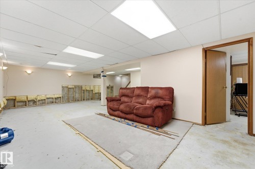 7 Falstaff Avenue, St. Albert, AB - Indoor