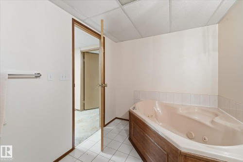 7 Falstaff Avenue, St. Albert, AB - Indoor Photo Showing Bathroom