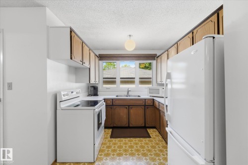 7 Falstaff Avenue, St. Albert, AB - Indoor Photo Showing Other Room