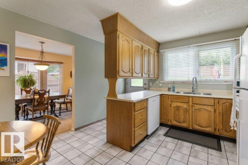 57 Patterson Crescent, St. Albert, AB - Indoor Photo Showing Kitchen With Double Sink