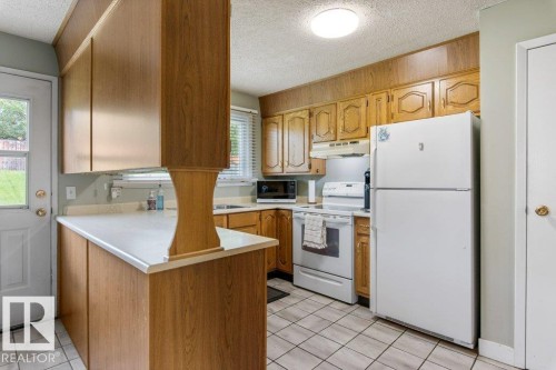 57 Patterson Crescent, St. Albert, AB - Indoor Photo Showing Kitchen
