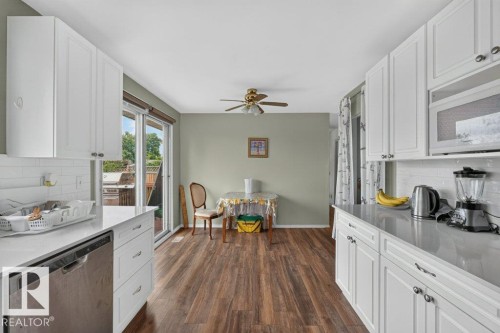 6230 36A Avenue Nw, Edmonton, AB - Indoor Photo Showing Kitchen
