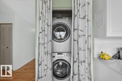 6230 36A Avenue Nw, Edmonton, AB - Indoor Photo Showing Laundry Room
