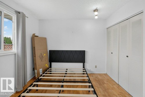 6230 36A Avenue Nw, Edmonton, AB - Indoor Photo Showing Other Room