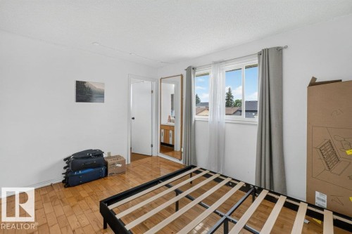 6230 36A Avenue Nw, Edmonton, AB - Indoor Photo Showing Bedroom