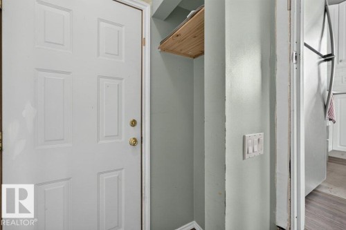 6230 36A Avenue Nw, Edmonton, AB - Indoor
