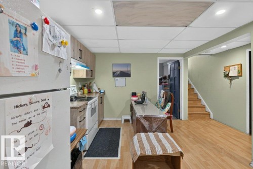 6230 36A Avenue Nw, Edmonton, AB - Indoor