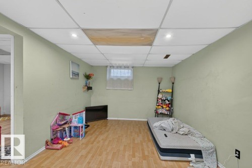6230 36A Avenue Nw, Edmonton, AB - Indoor