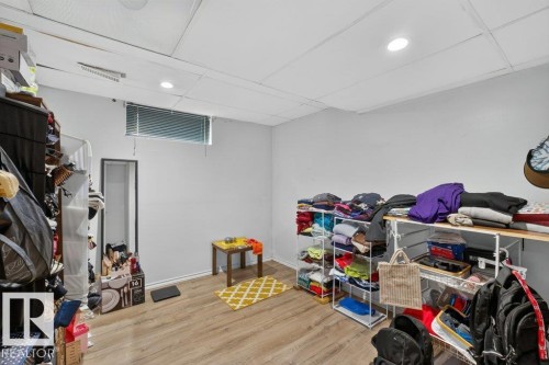 6230 36A Avenue Nw, Edmonton, AB - Indoor